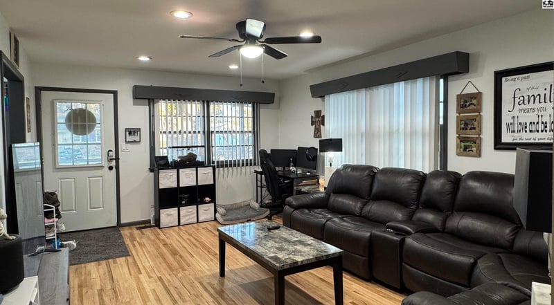 915 College Ln, Hutchinson, KS 67501