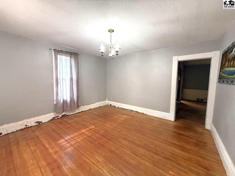 305 Locust St, Inman, KS 67546