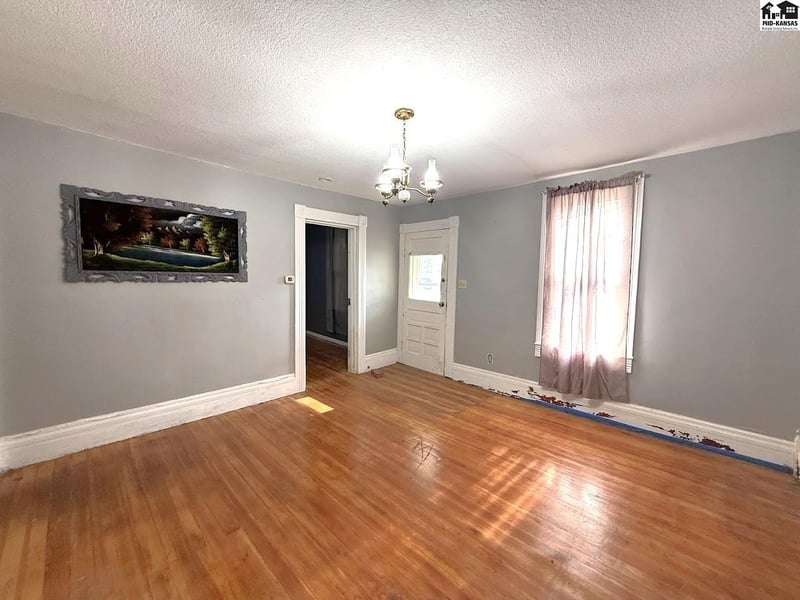 305 Locust St, Inman, KS 67546
