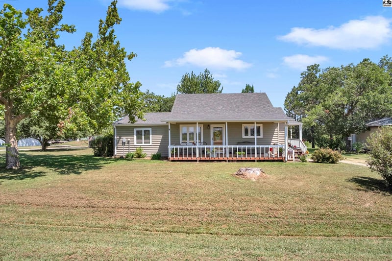 2234 22nd Ave, Galva, KS 67443