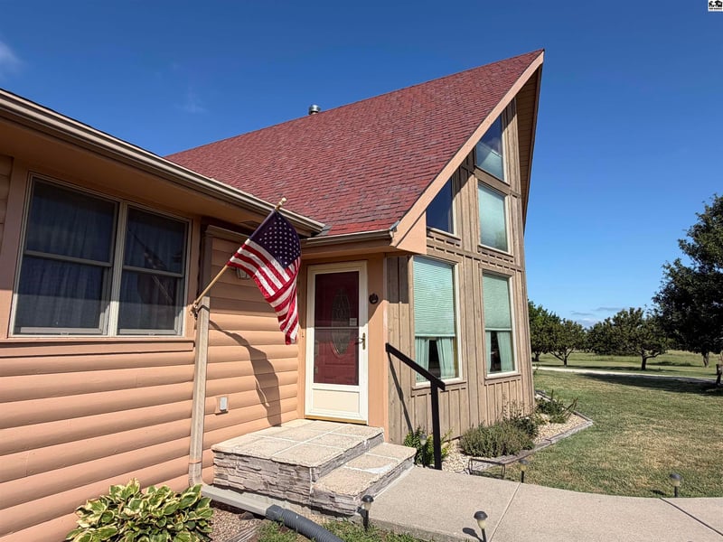 2211 14th Ave, Lindsborg, KS 67456