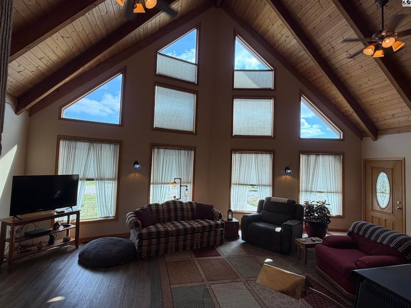 2211 14th Ave, Lindsborg, KS 67456