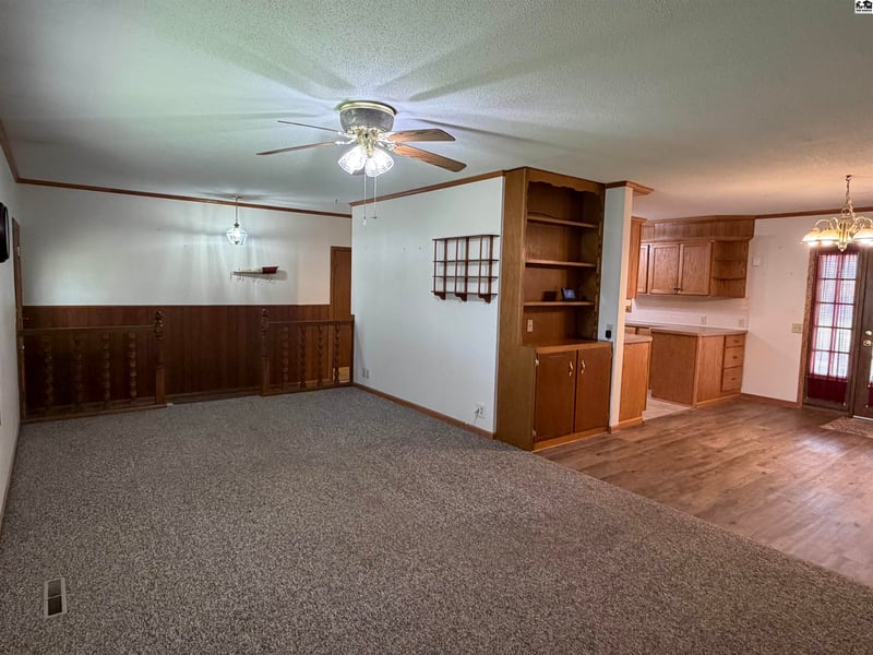 1458 Maple St, Mcpherson, KS 67460