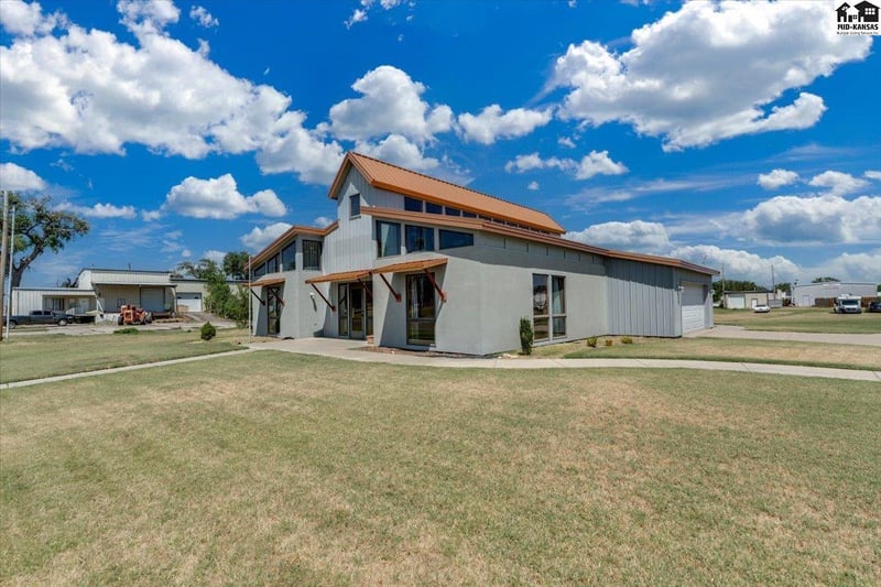 500 Walnut St, South Hutchinson, KS 67505