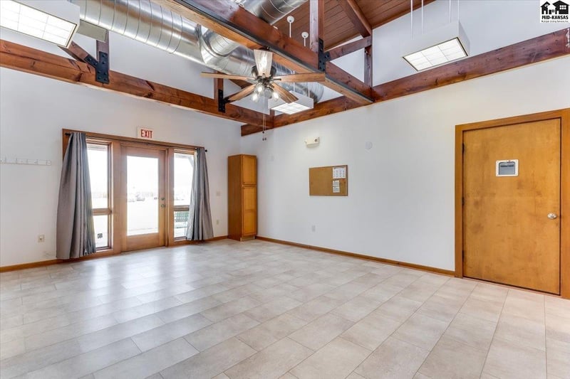 500 Walnut St, South Hutchinson, KS 67505