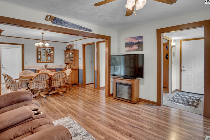 1351 24th Ave, Galva, KS 67443