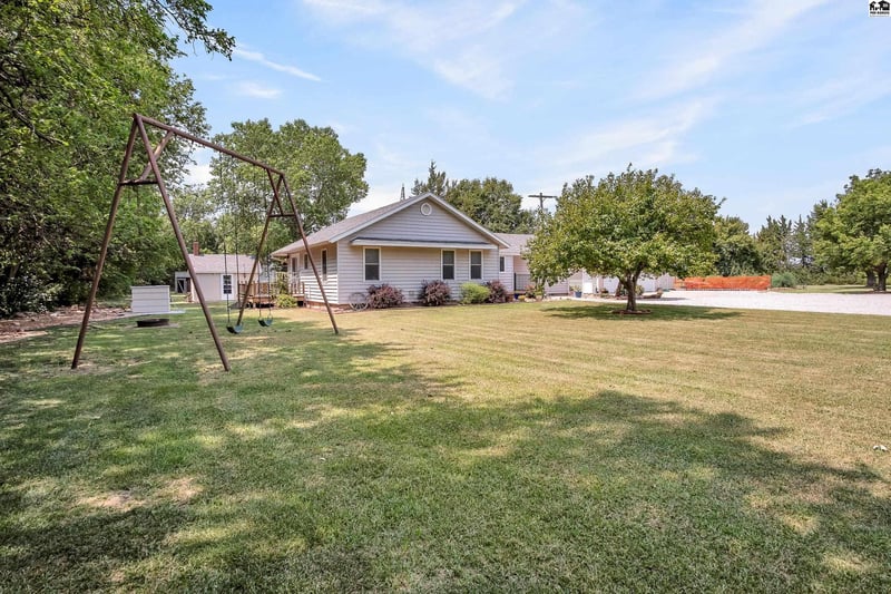 1351 24th Ave, Galva, KS 67443