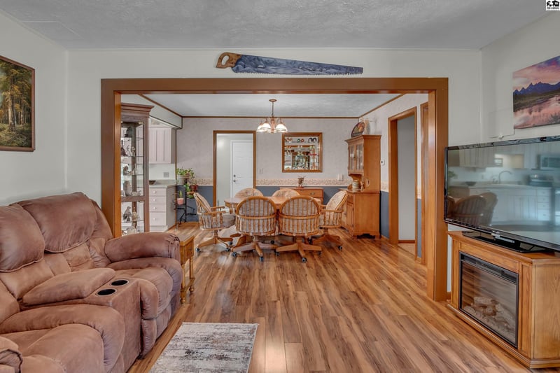 1351 24th Ave, Galva, KS 67443