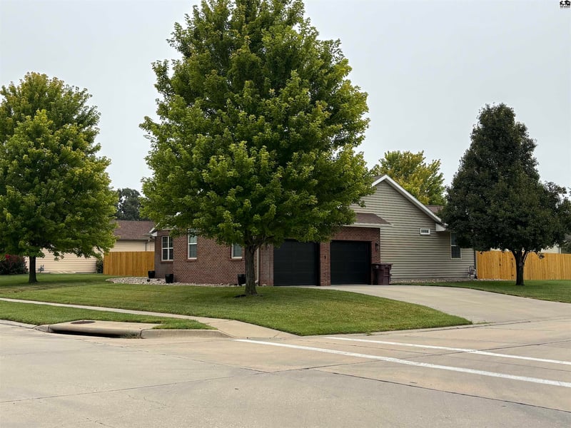1624 Grimes , Mcpherson, KS 67460