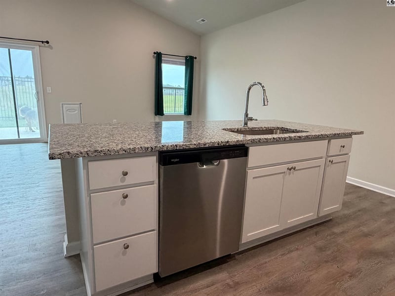 1315 Robin Dr, Mcpherson, KS 67460