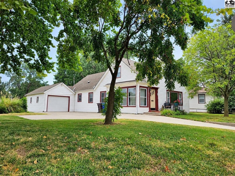 452 N Maxwell St, Mcpherson, KS 67460