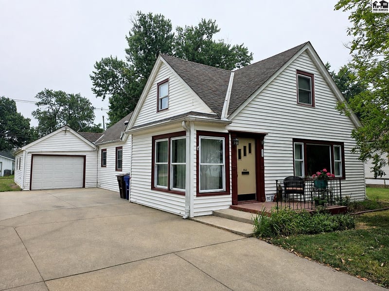 452 N Maxwell St, Mcpherson, KS 67460
