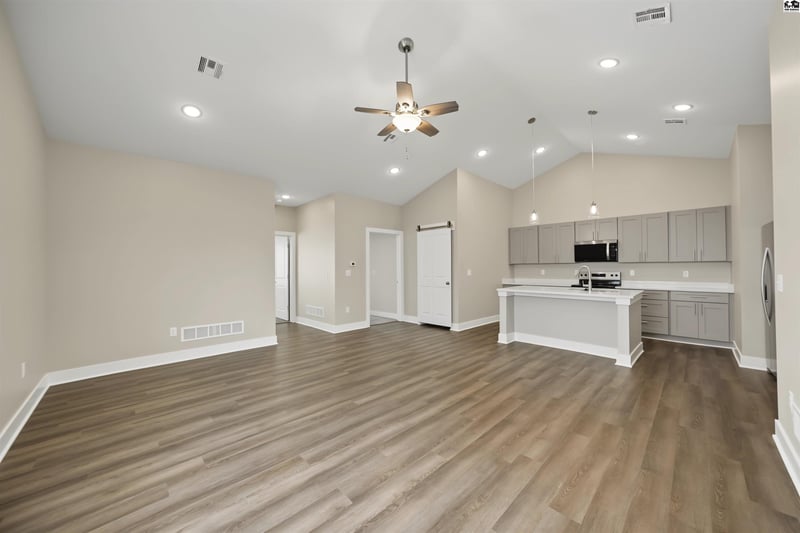 2711 Amelia Ln, Salina, KS 67401