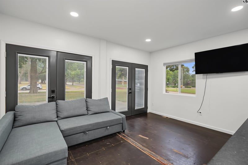 604 Main St, Lindsborg, KS 67456