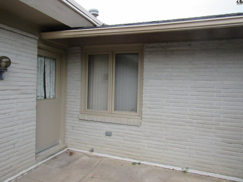 3105 Nutmeg , Hutchinson, KS 67502