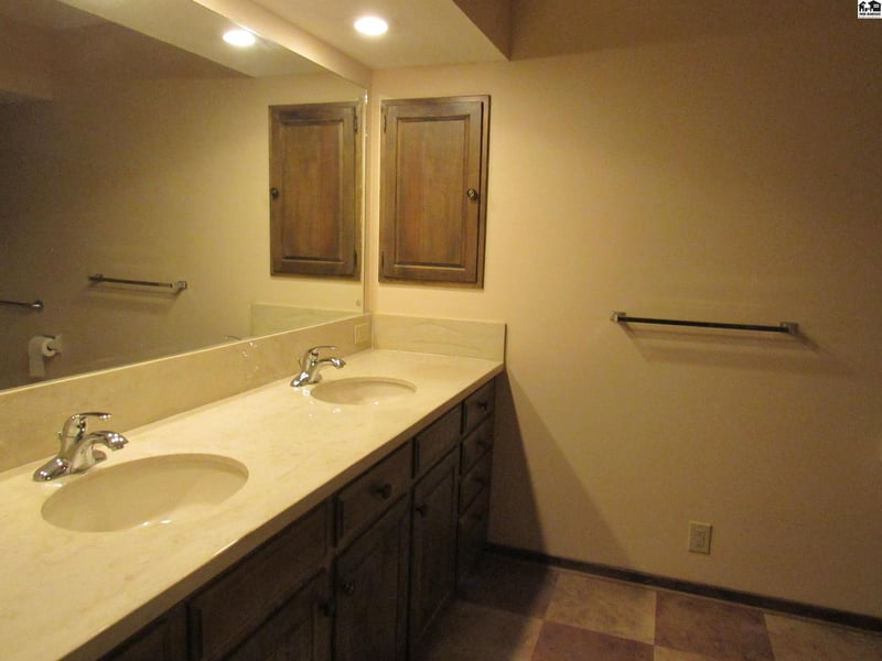 3105 Nutmeg , Hutchinson, KS 67502