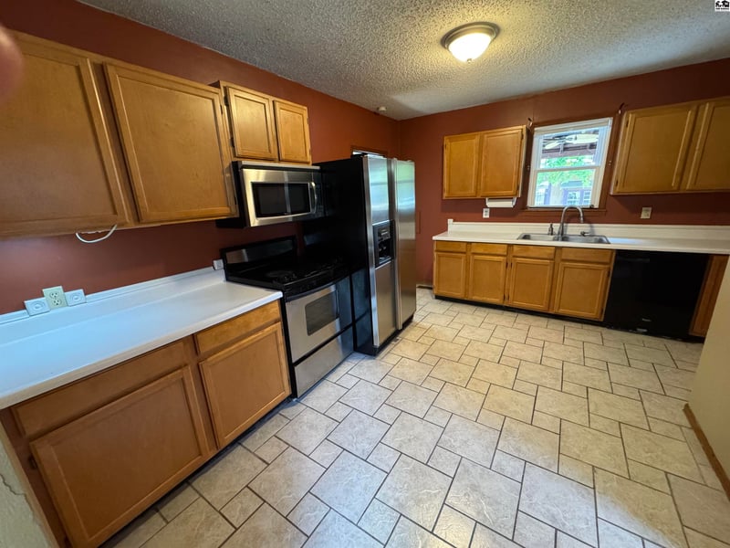 406 Elm St, Mcpherson, KS 67460