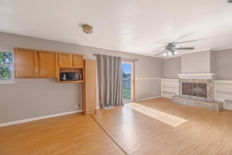 43 Meadowlark Ln, Hutchinson, KS 67502