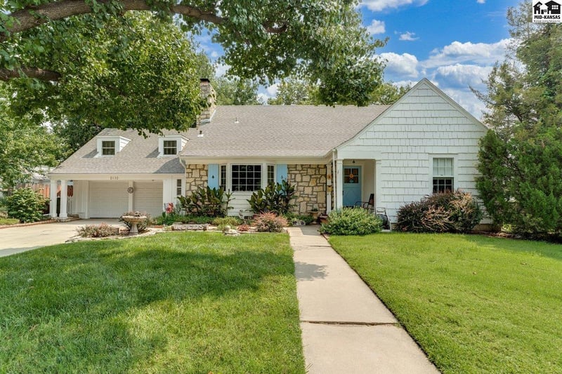 2110 Adams St, Hutchinson, KS 67502
