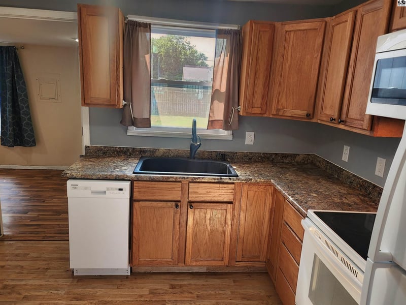 823 Barber , Mcpherson, KS 67460