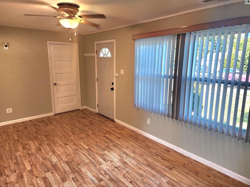 823 Barber , Mcpherson, KS 67460
