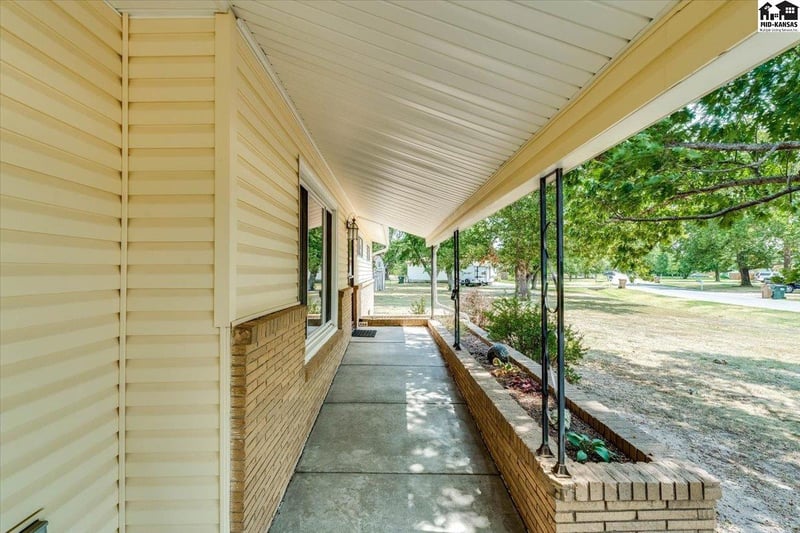 1500 35th Ave, Hutchinson, KS 67502