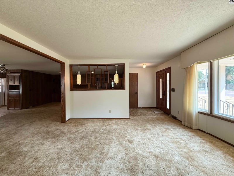 705 Douglas , Lyons, KS 67554