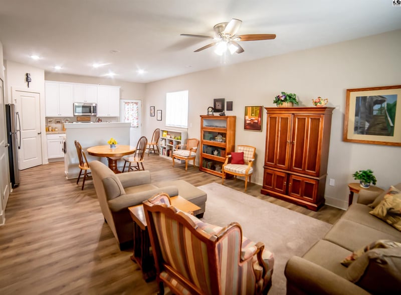 420 Dala Dr, Lindsborg, KS 67456