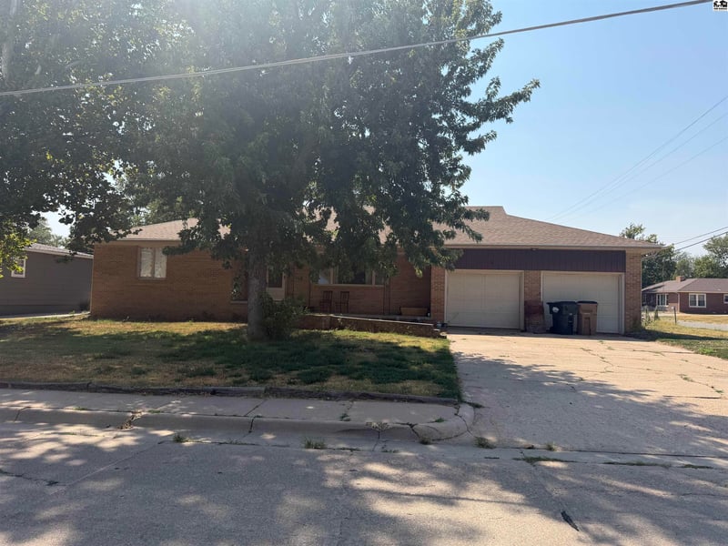 803 S St John, Lyons, KS 67554