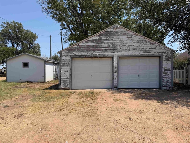 201 Moore St, Coats, KS 67124