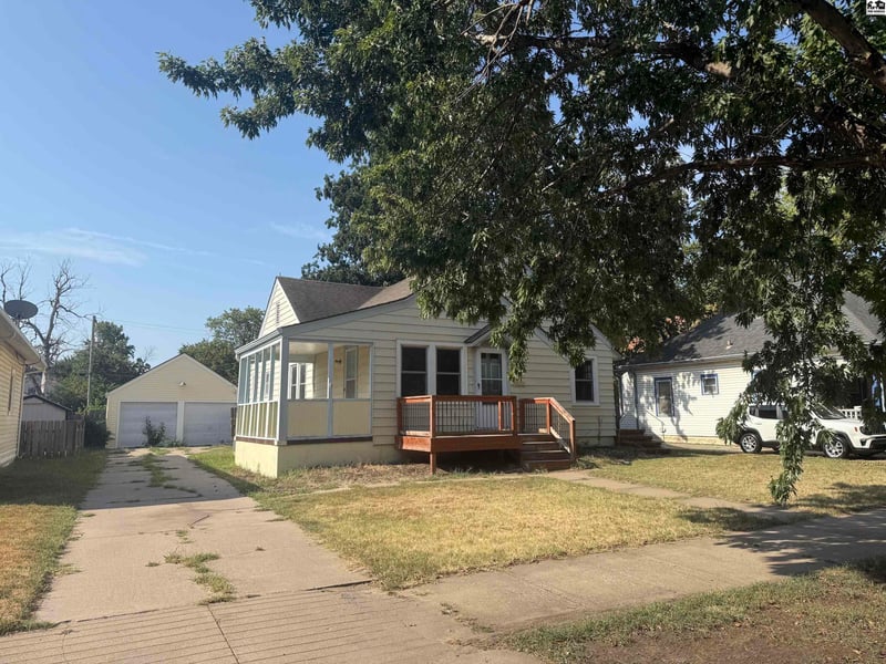 119 W 15th Ave, Hutchinson, KS 67502