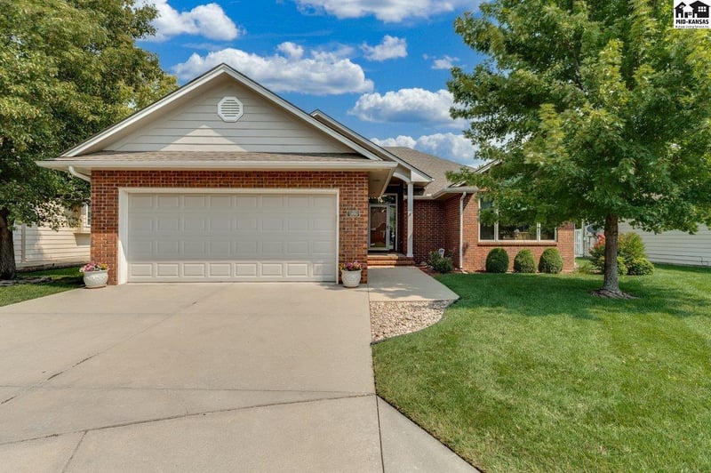 506 E 39th Ct, Hutchinson, KS 67502