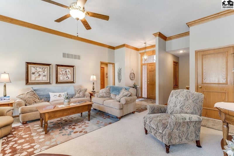 506 E 39th Ct, Hutchinson, KS 67502