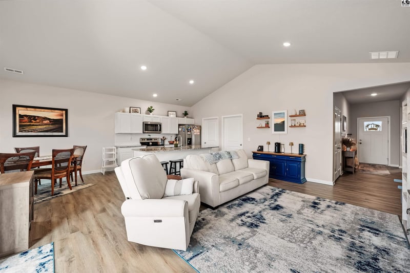 1416 Curtiss Dr, Mcpherson, KS 67460