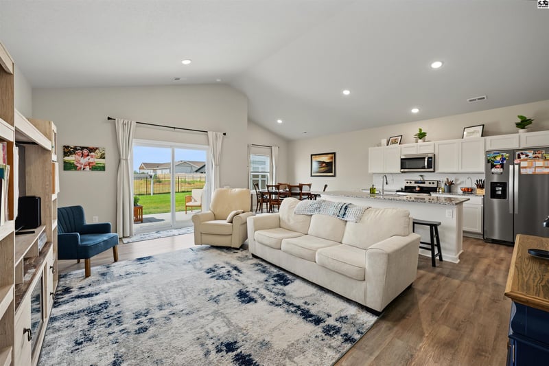 1416 Curtiss Dr, Mcpherson, KS 67460