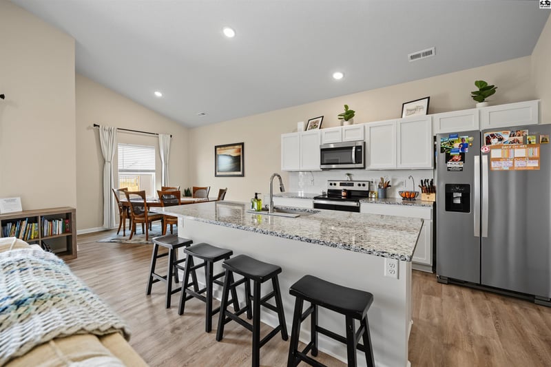 1416 Curtiss Dr, Mcpherson, KS 67460