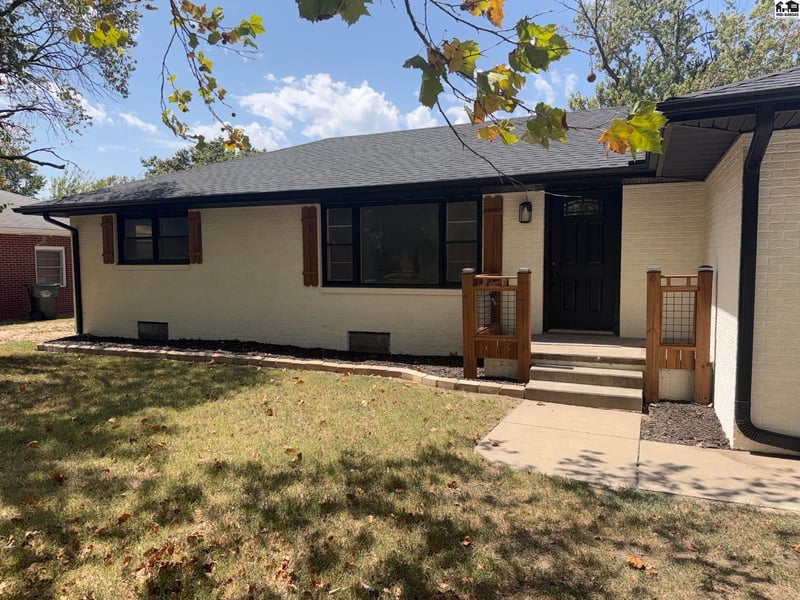 2803 N Monroe St, Hutchinson, KS 67502