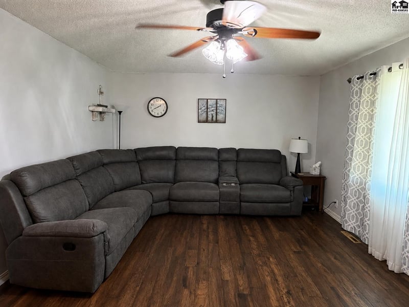1513 Manchester St, Mcpherson, KS 67460