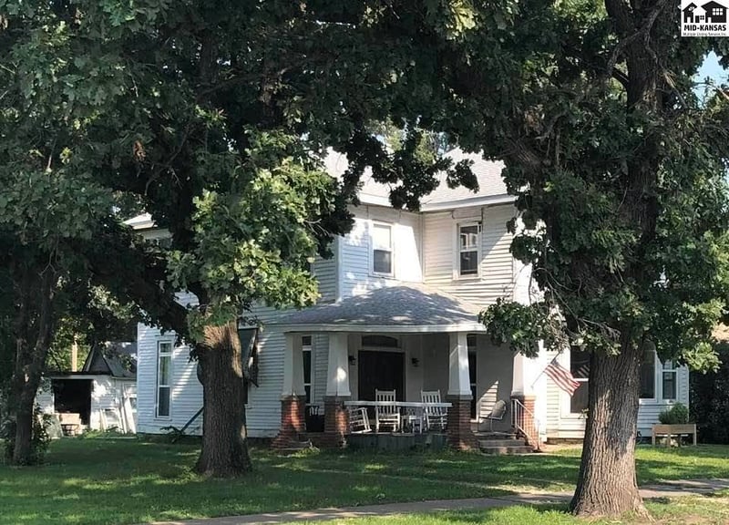 609 Main, Florence, KS 66851