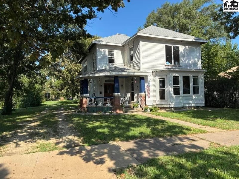 609 Main, Florence, KS 66851