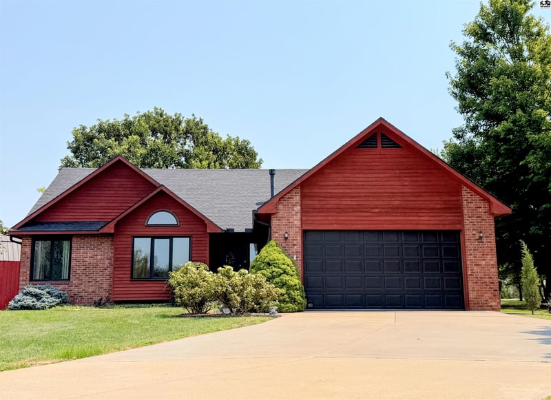 375 Lake Rd, Pratt, KS 67124