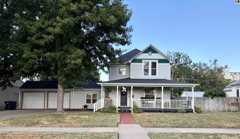 115 S 2nd St, Lindsborg, KS 67456