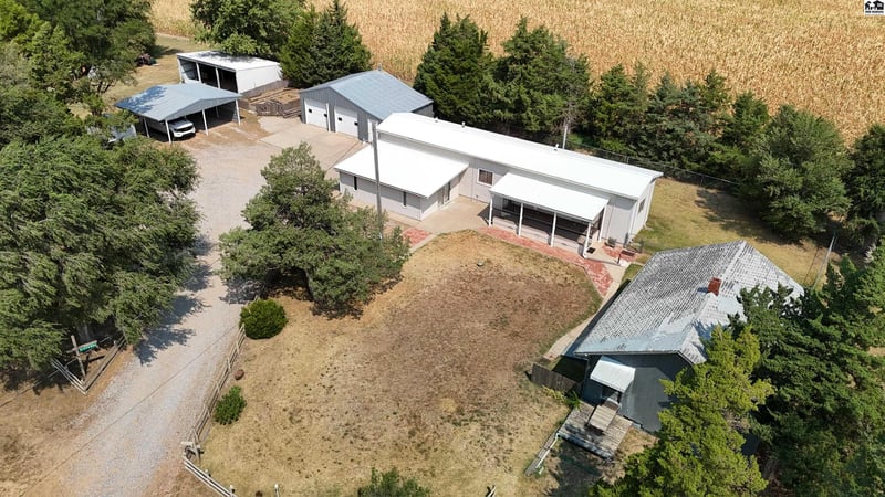 36 NW 100th St, Iuka, KS 67066