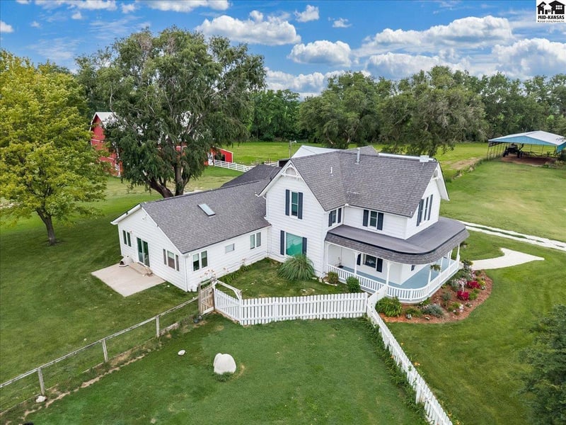 16911 S Woodberry Rd, Mount Hope, KS 67108