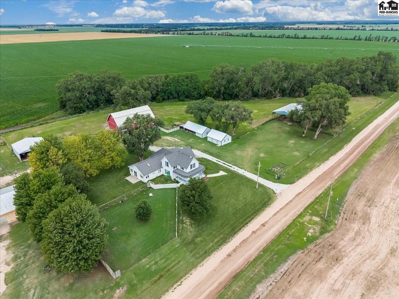 16911 S Woodberry Rd, Mount Hope, KS 67108