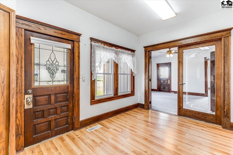 16911 S Woodberry Rd, Mount Hope, KS 67108