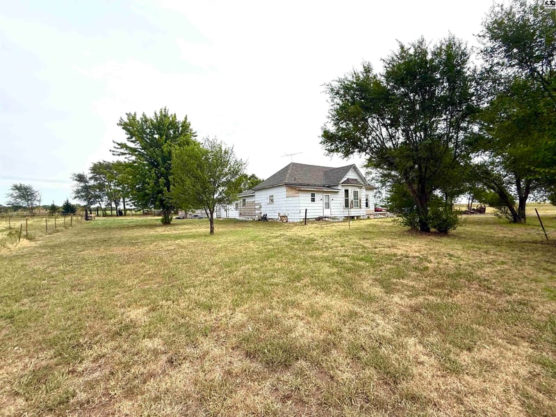 1006 NW 70 Rd, Attica, KS 67009