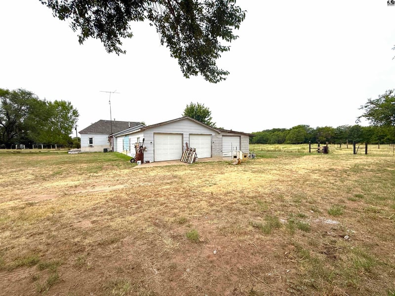 1006 NW 70 Rd, Attica, KS 67009
