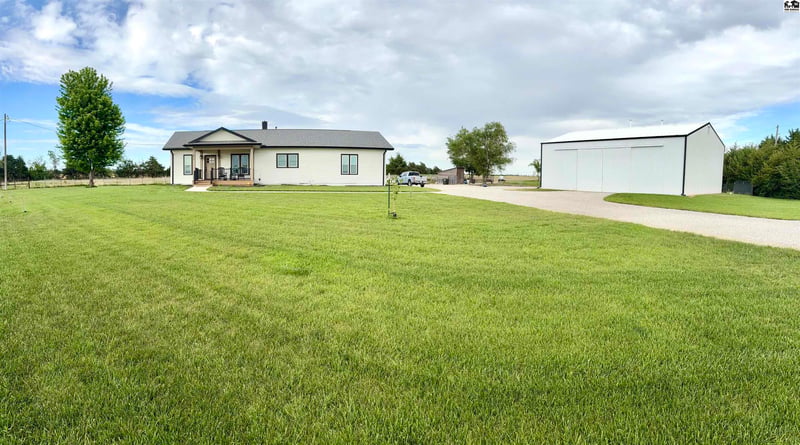 4014 S Herren Rd, Hutchinson, KS 67501