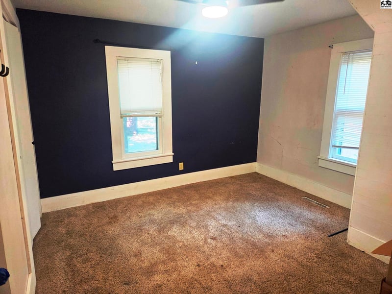 114 W Durst, Moundridge, KS 67107